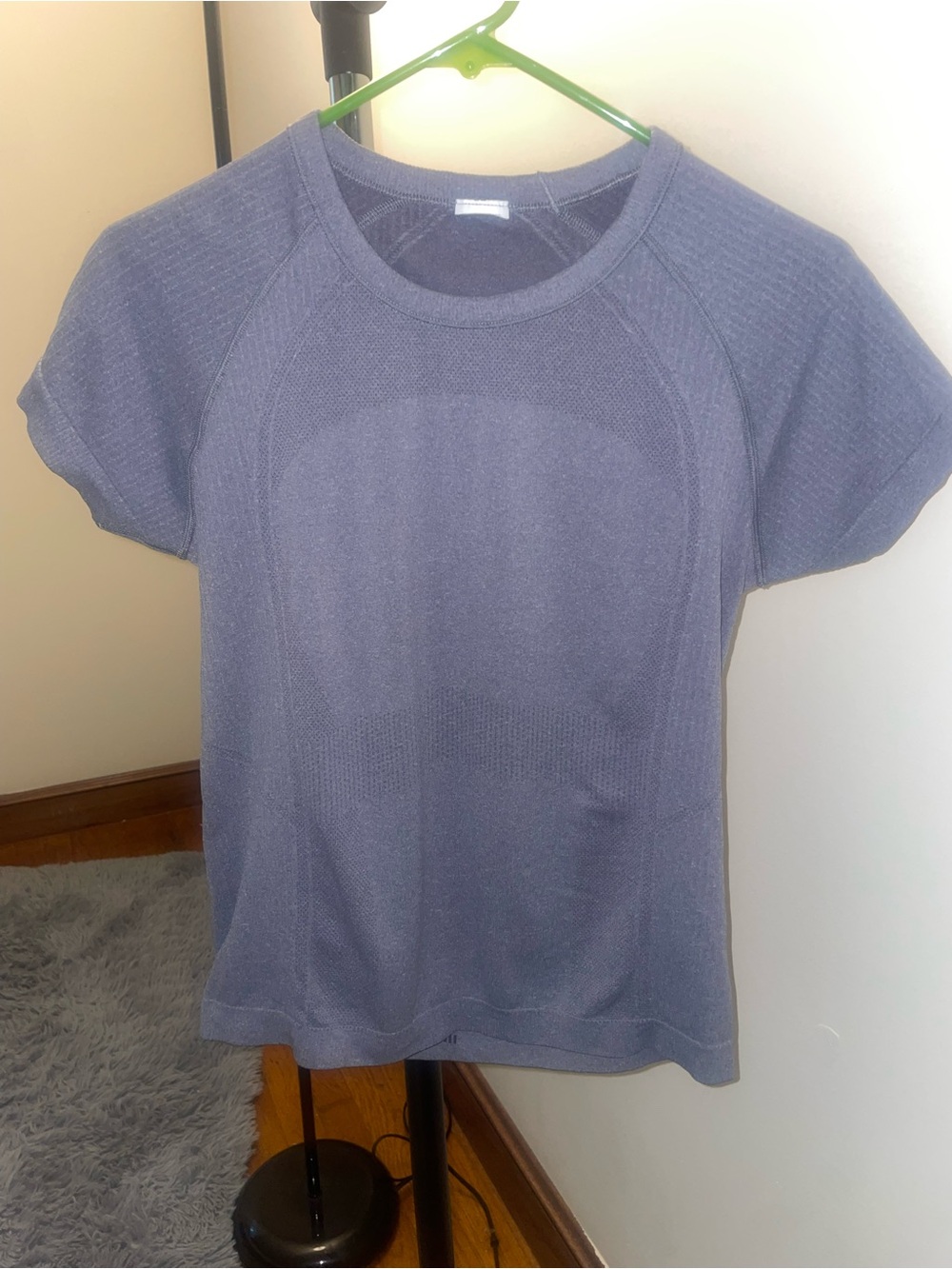 Old Navy Short Sleeve Crewneck Athletic Top Medium - Heather Gray